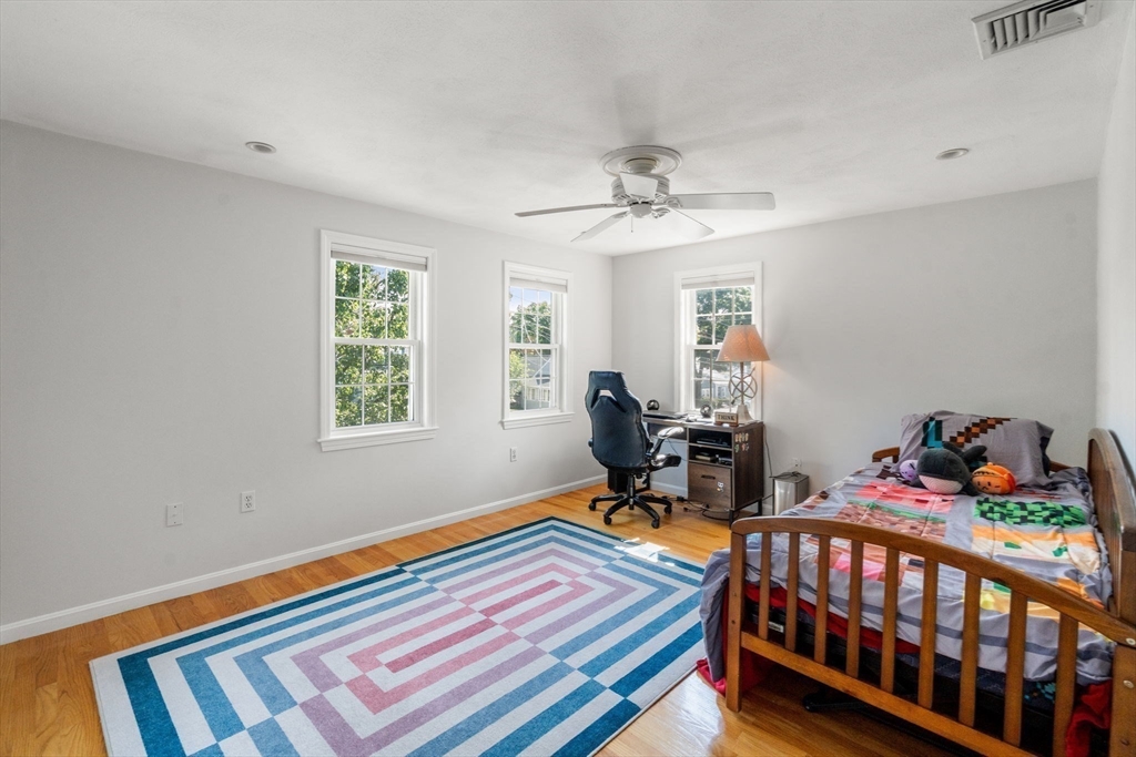32 Grosvenor Road Waltham, MA 02453 - Photo 20 of 39
