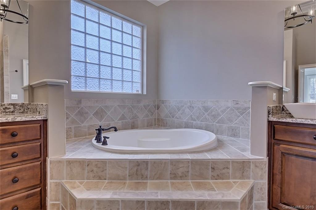 6657 Fox Ridge Circle Davidson, NC 28036 - Photo 23 of 48