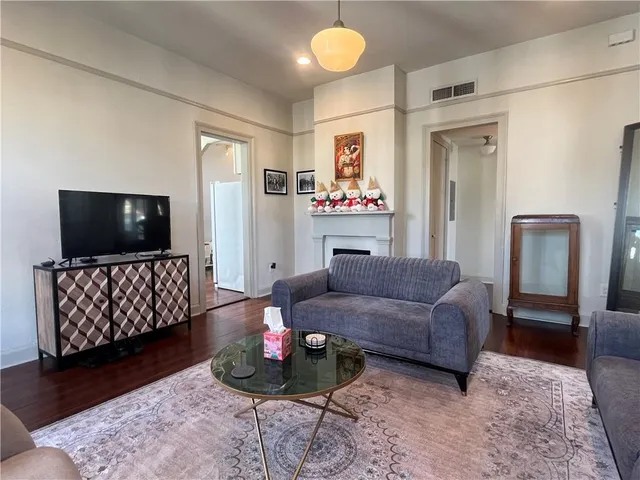 $2,400 | 734 Ursulines Avenue, New Orleans, LA 70116