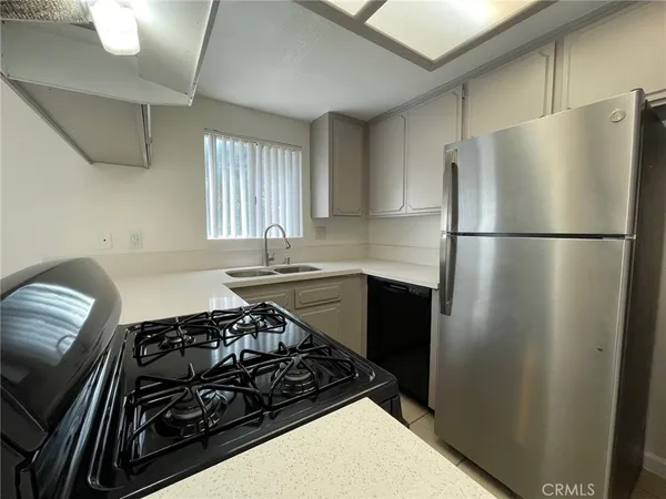 $3,000 | 168 East Baseline Road, San Dimas, CA 91773