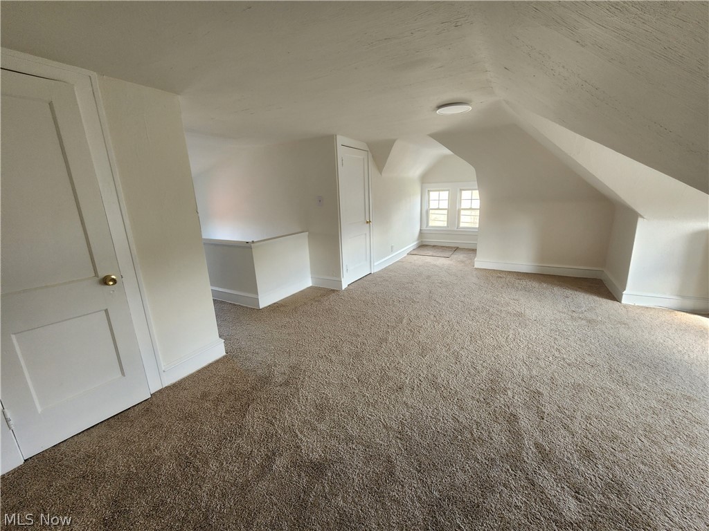 2060 Rossmoor Road Cleveland, OH 44118 - Photo 11 of 12