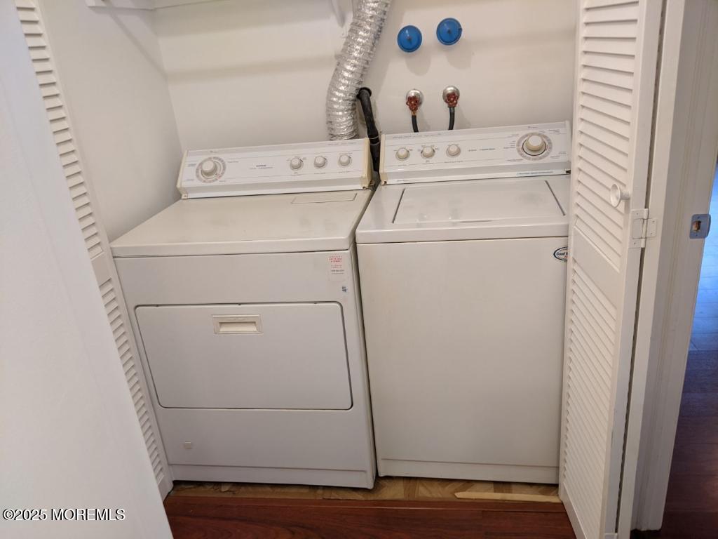 94 Azalea Circle Jackson, NJ 08527 - Photo 26 of 31 a utility room with dryer and washer