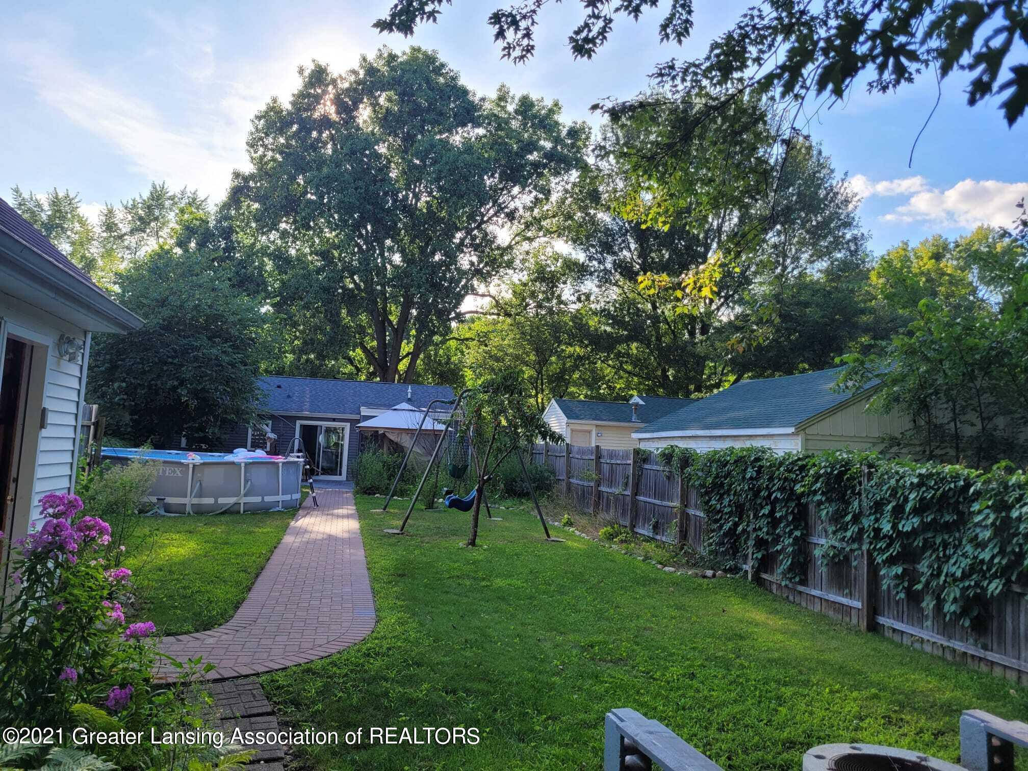 6433 Sommerset Road Lansing, MI 48911 - Photo 34 of 38 Back Yard