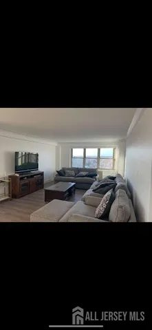 $4,600 | 28 Riverside Avenue, Unit 11H, Red Bank, NJ 07701