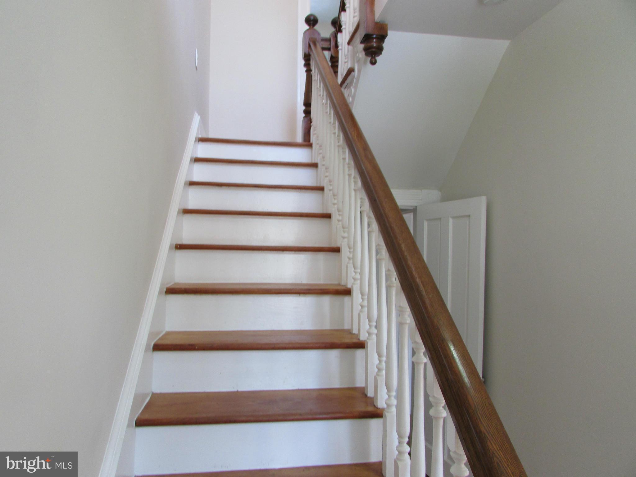 9520 Main Street Manassas, VA 20110 - Photo 5 of 19 a view of entryway