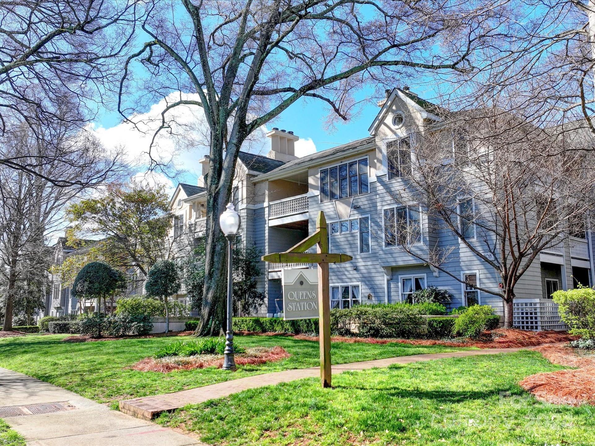 308 Queens Road, Unit 24 Charlotte, NC 28204 - Photo 4 of 7 Gallery Image 4