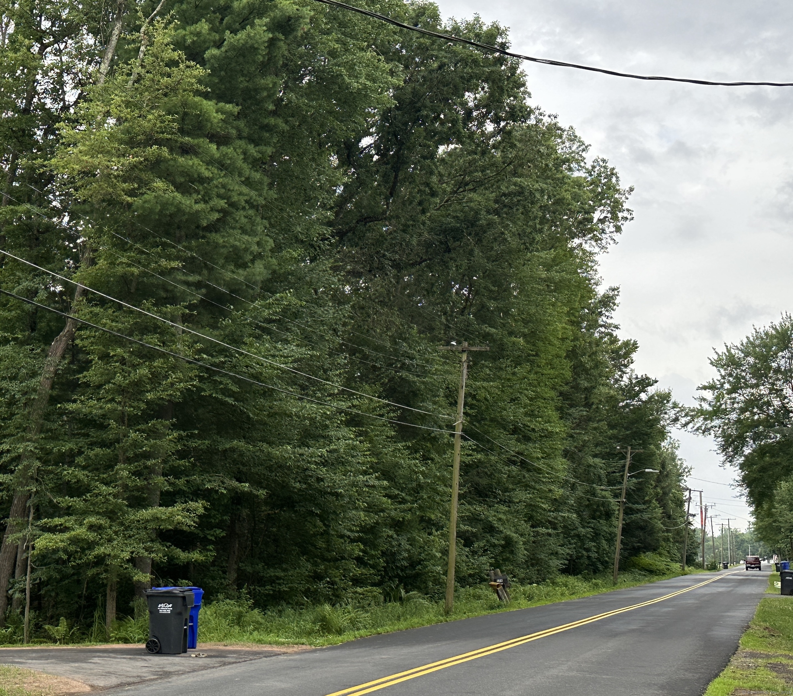 153 Scantic Road East Windsor, CT 06088 - Photo 3 of 4 a view of a street