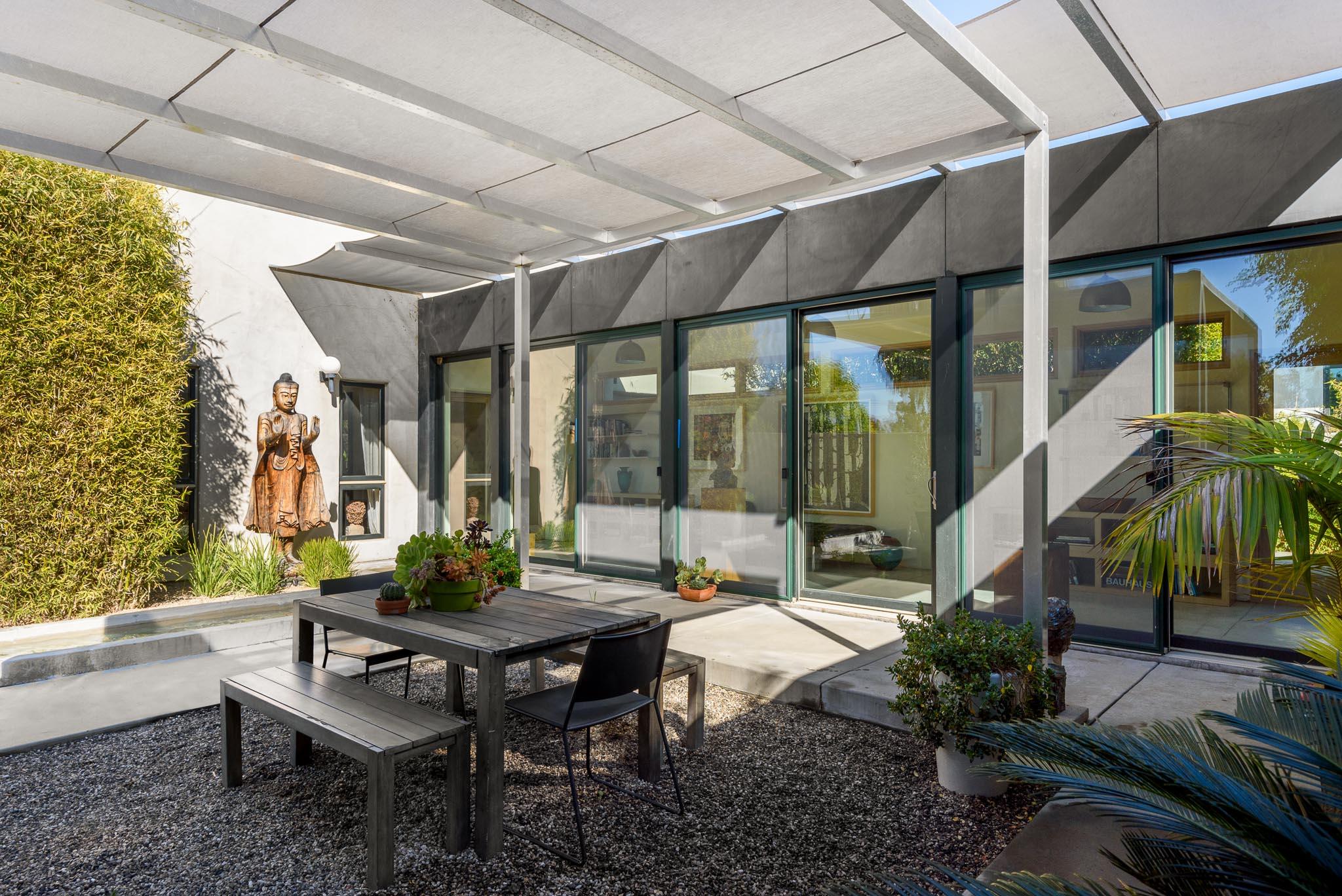 528 Alegria Road Santa Barbara, CA 93105 - Photo 1 of 15 Courtyard