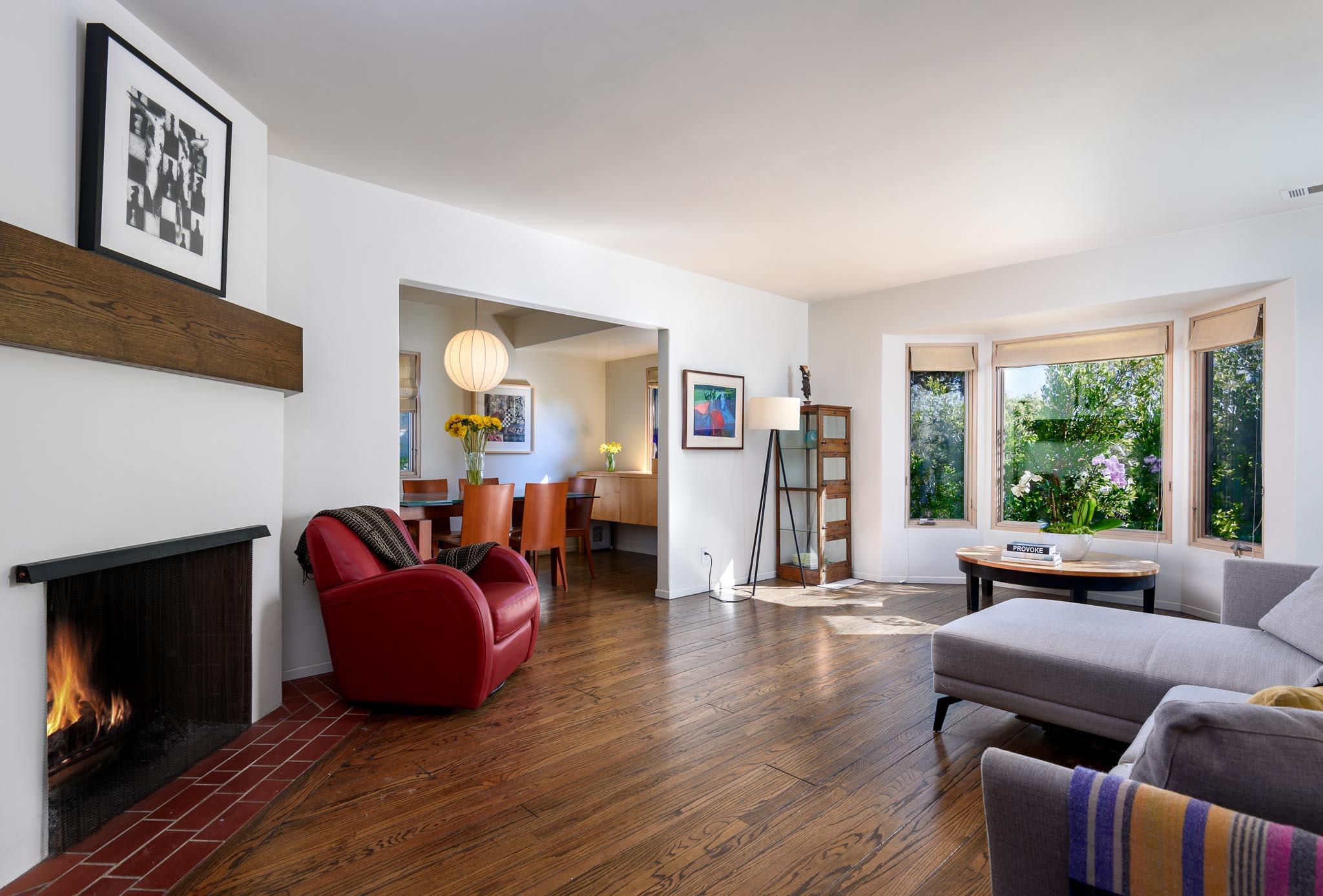 528 Alegria Road Santa Barbara, CA 93105 - Photo 2 of 15 Living Room
