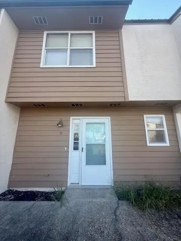 $1,575 | 220 Angler Avenue, Unit 9, Fort Walton Beach, FL 32548