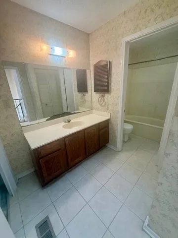 $1,575 | 220 Angler Avenue, Unit 9, Fort Walton Beach, FL 32548