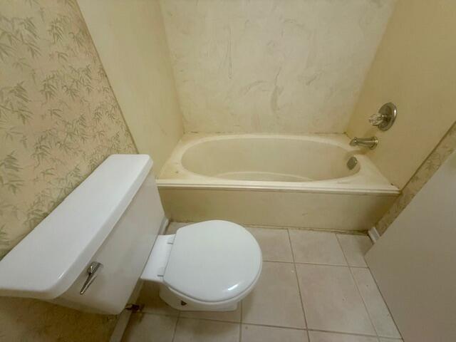 220 Angler Avenue, Unit 9 Fort Walton Beach, FL 32548 - Photo 2 of 17 IMG_4136