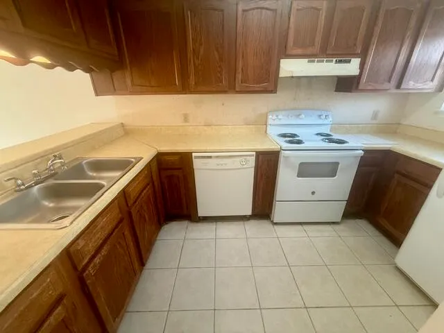 $1,575 | 220 Angler Avenue, Unit 9, Fort Walton Beach, FL 32548