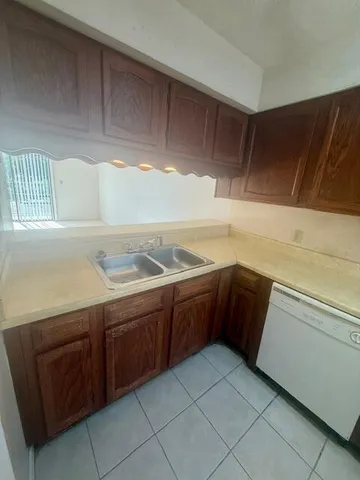 $1,575 | 220 Angler Avenue, Unit 9, Fort Walton Beach, FL 32548