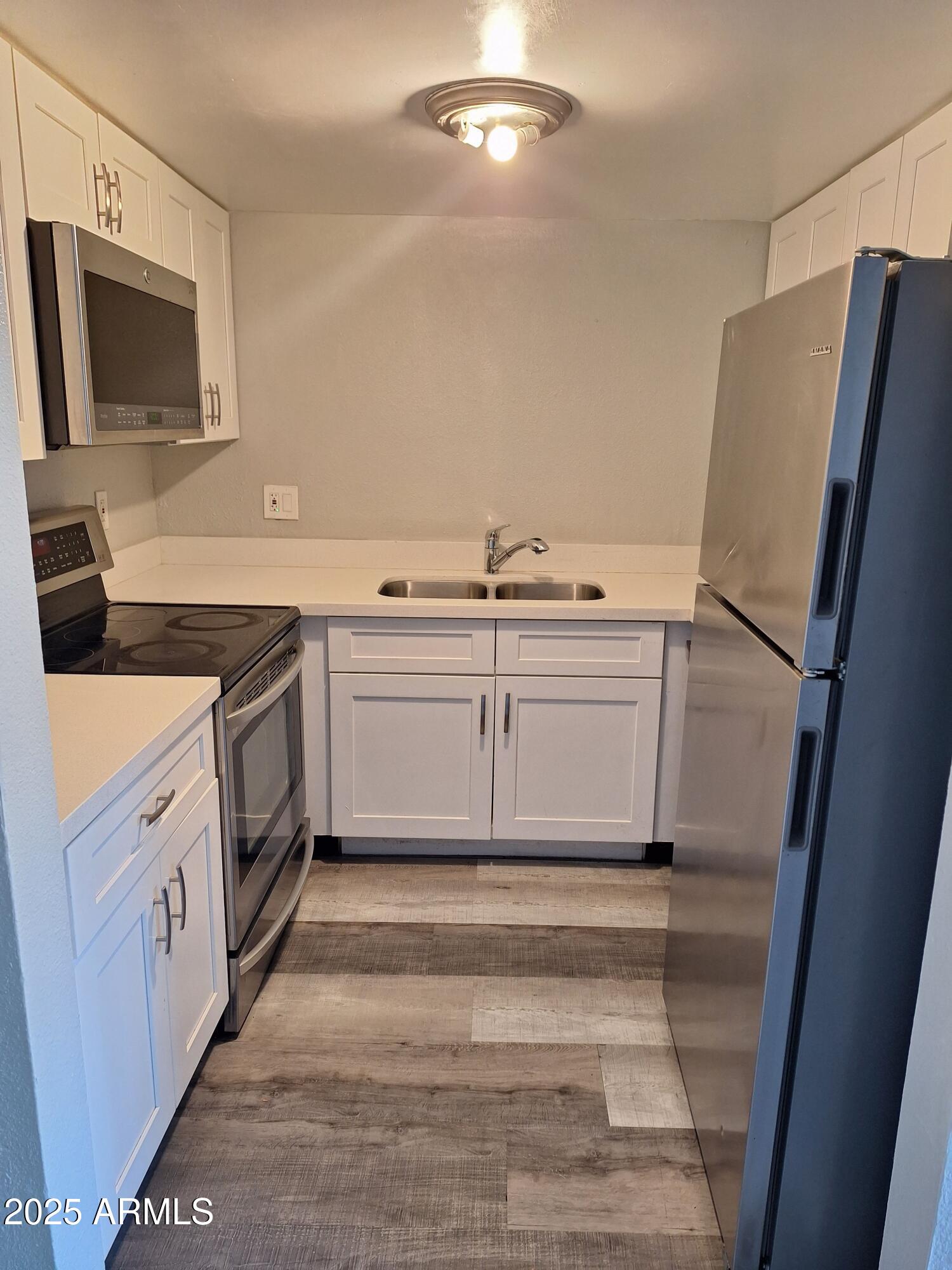 2674 North 43rd Avenue, Unit 22C Phoenix, AZ 85009 - Photo 3 of 26 20231030_123907