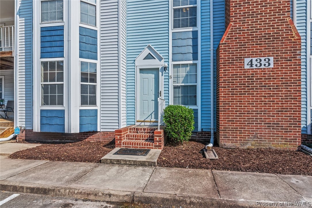 433 Lester Road, Unit 8 Newport News, VA 23601 - Photo 2 of 20 Gallery Image 2