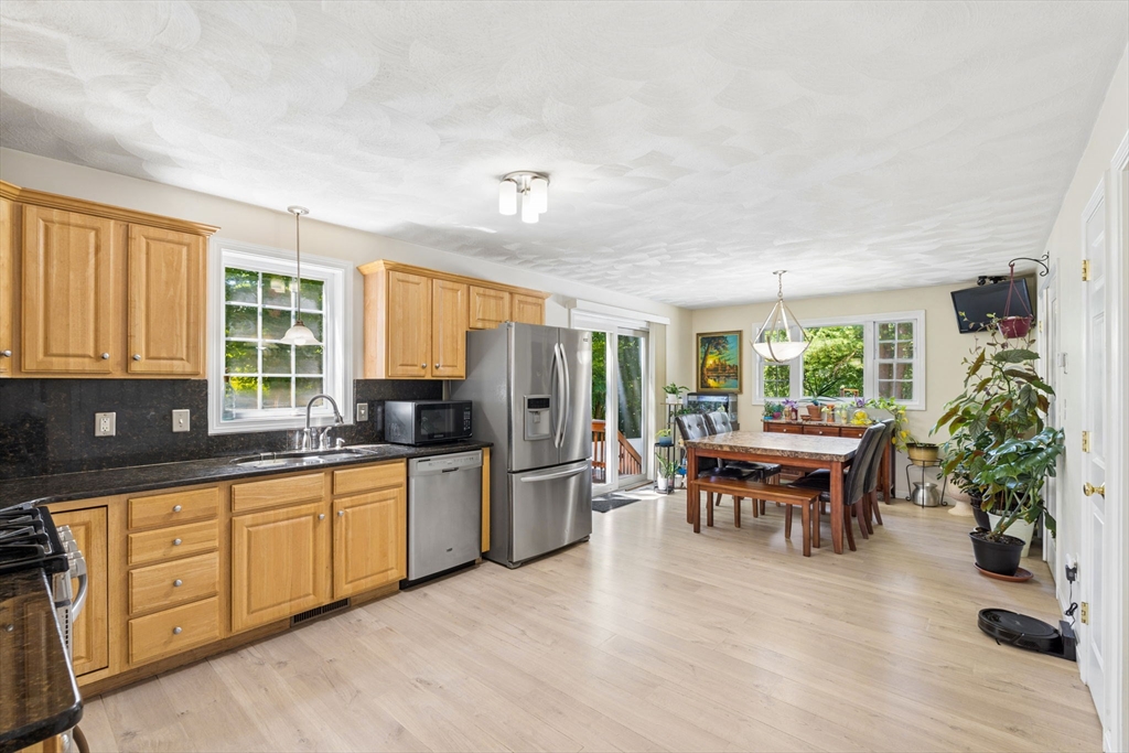 9 Perron Way Lowell, MA 01854 - Photo 11 of 42