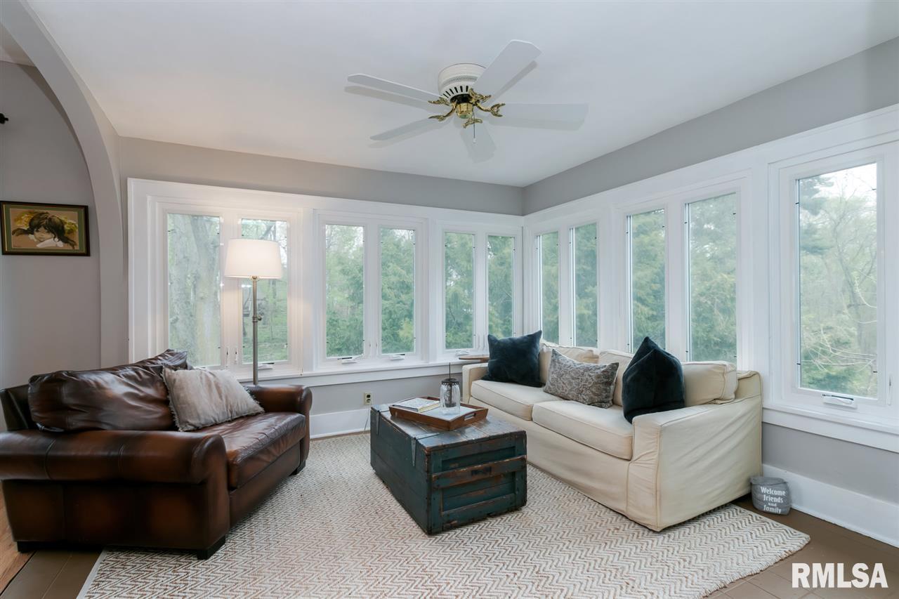 339 Forest Road Davenport, IA 52803 - Photo 11 of 23 Gallery Image 11