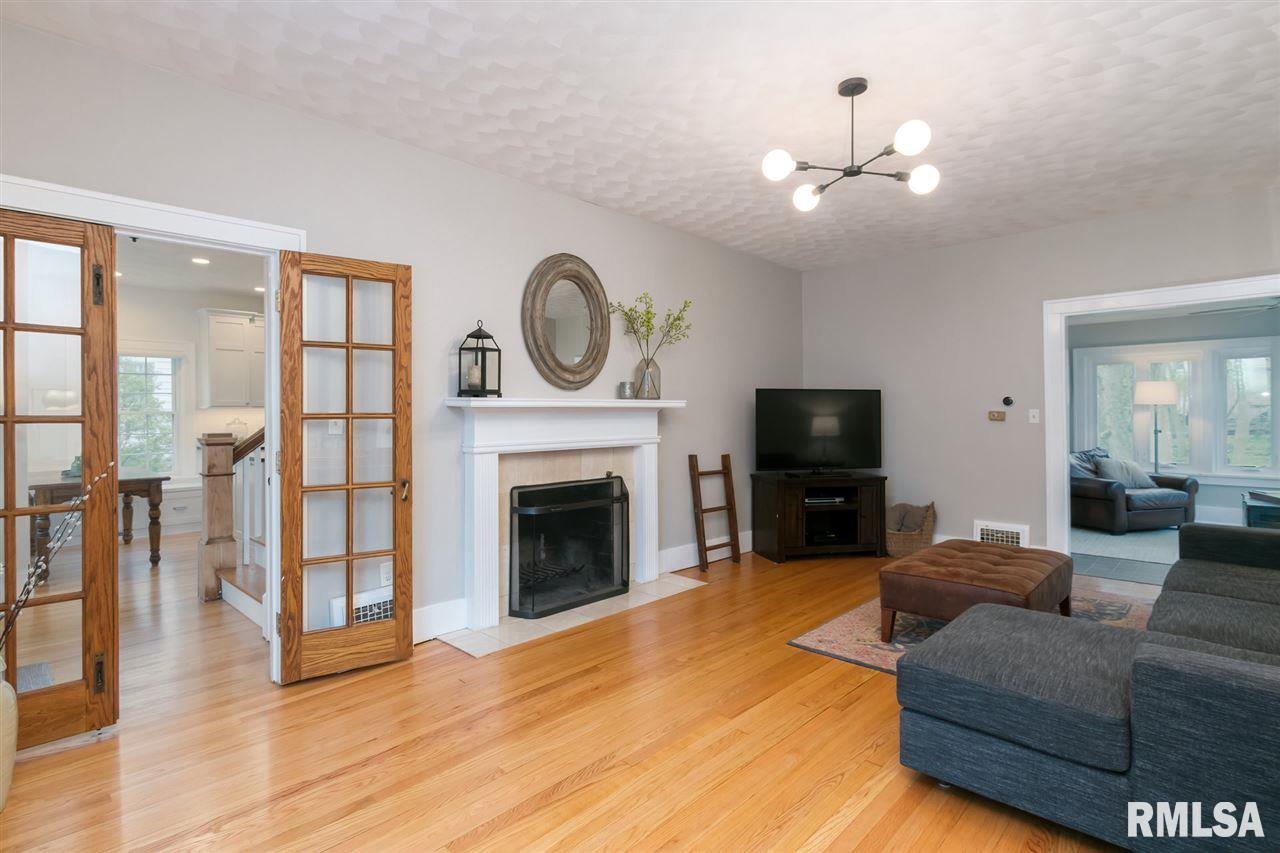 339 Forest Road Davenport, IA 52803 - Photo 9 of 23 Gallery Image 9