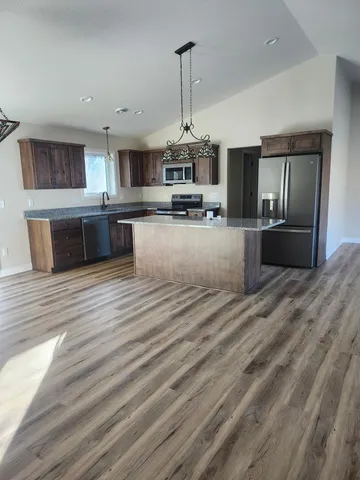 $372,400 | 414 Knollwood Avenue, St. Croix Falls, WI 54024