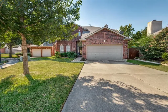 $429,900 | 404 East Whitener Road, Euless, TX 76040