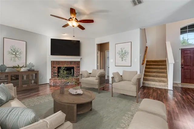 $429,900 | 404 East Whitener Road, Euless, TX 76040