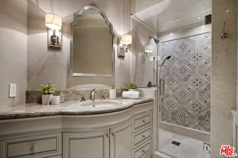 $6,588,000 | 6882 Arizona Avenue, Los Angeles, CA 90045