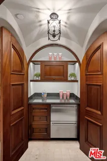 $6,588,000 | 6882 Arizona Avenue, Los Angeles, CA 90045