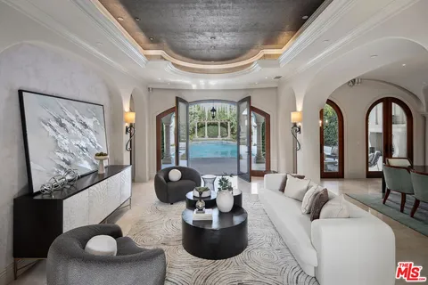 $6,588,000 | 6882 Arizona Avenue, Los Angeles, CA 90045