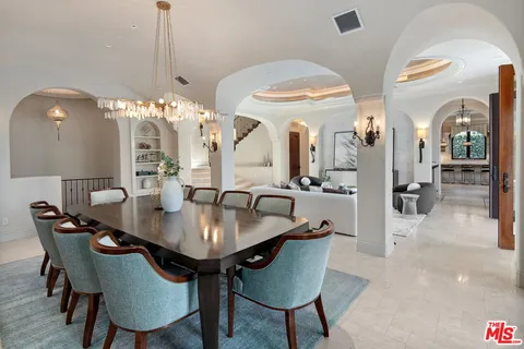 $6,588,000 | 6882 Arizona Avenue, Los Angeles, CA 90045