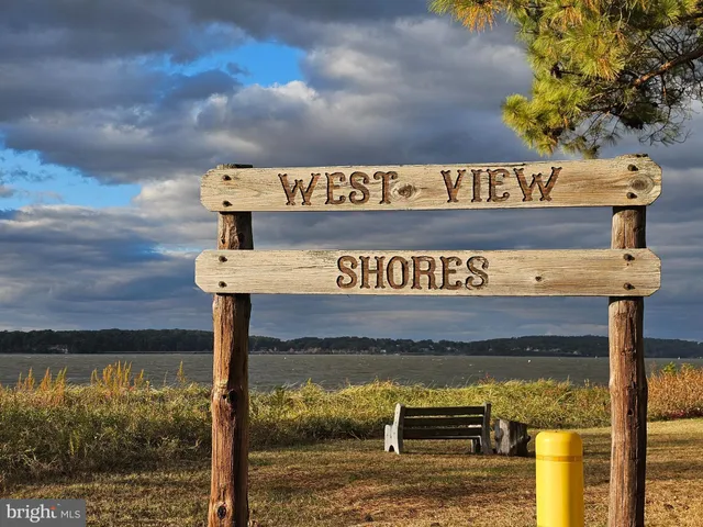 a view of sign board