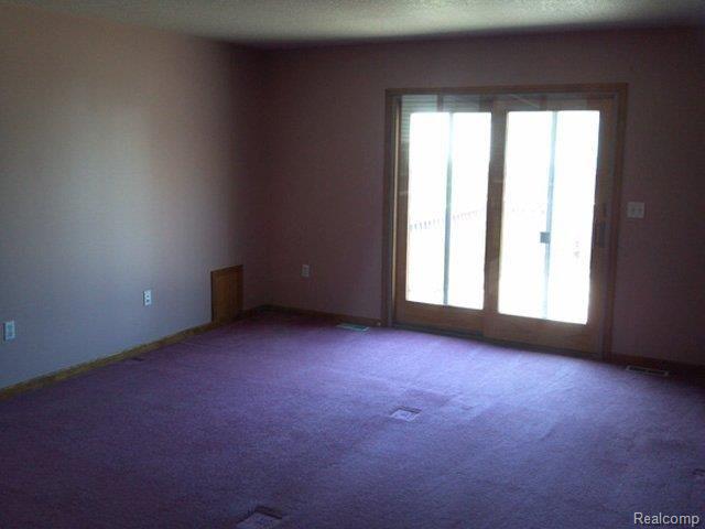 25490 Clark Road New Boston, MI 48164 - Photo 9 of 22 2012-05-16_12-33-42_630.jpg