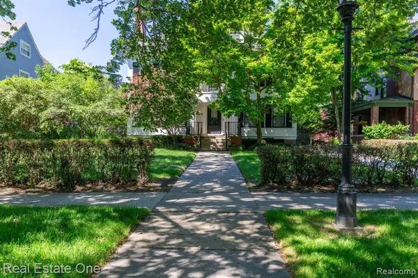 $550,000 | 1043 Burns Avenue, Detroit, MI 48214