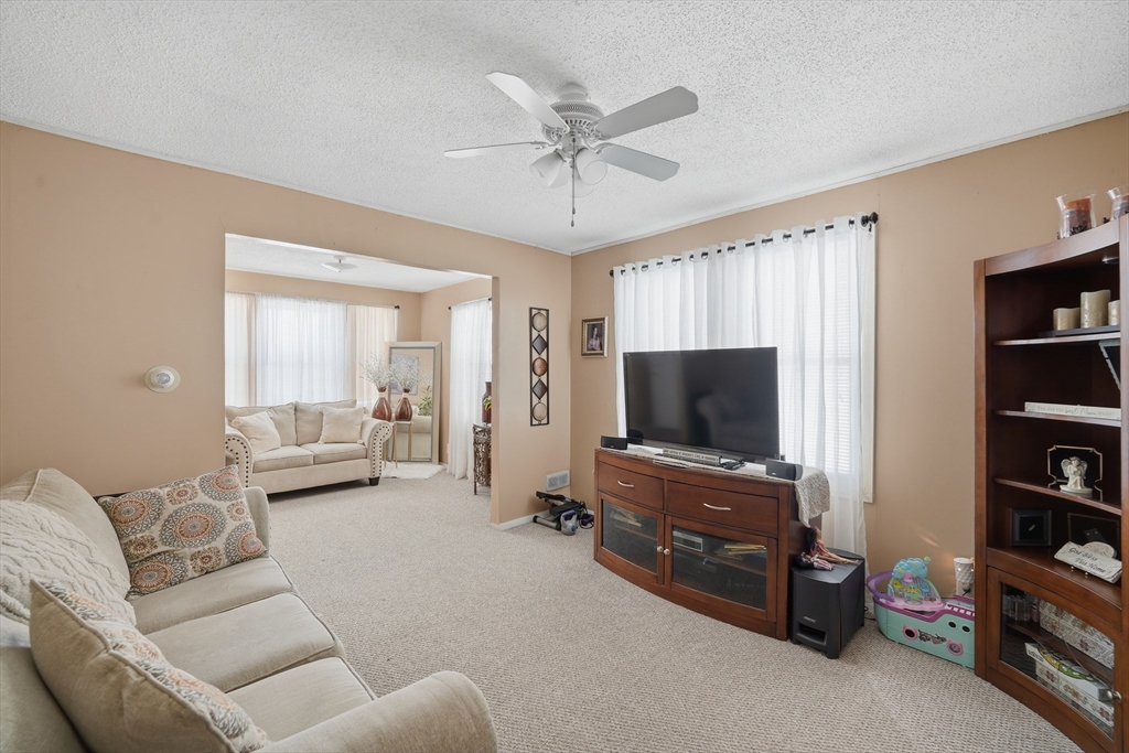 63 Worcester Street West Springfield, MA 01089 - Photo 12 of 42