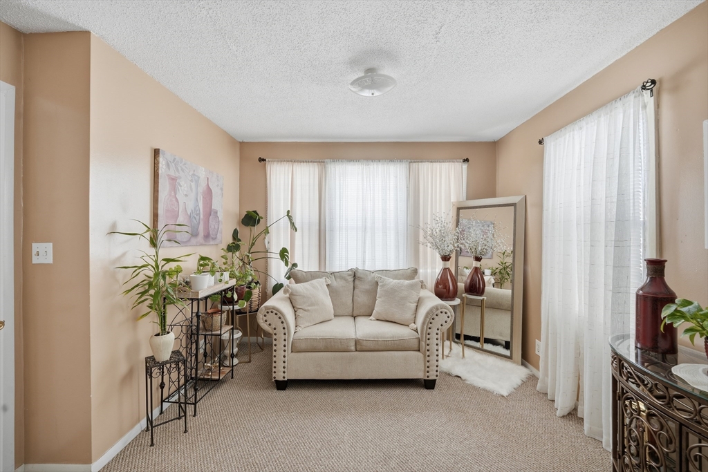 63 Worcester Street West Springfield, MA 01089 - Photo 15 of 42