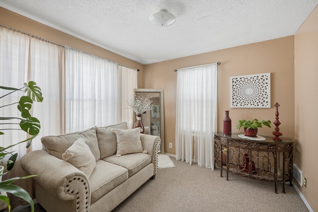 63 Worcester Street West Springfield, MA 01089 - Photo 16 of 42