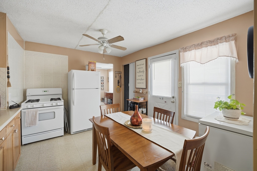 63 Worcester Street West Springfield, MA 01089 - Photo 9 of 42