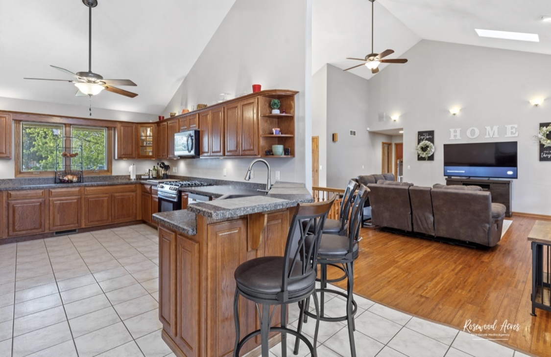 2239 Fox Run Drive Kankakee, IL 60901 - Photo 7 of 25