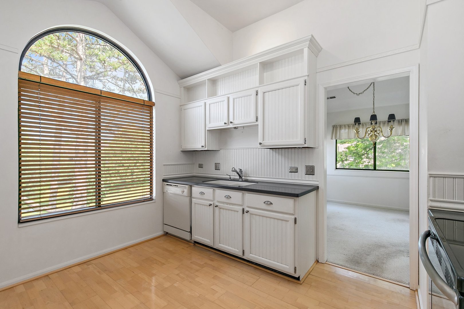 966 Shoreline Road Lake Barrington, IL 60010 - Photo 5 of 30 Gallery Image 5
