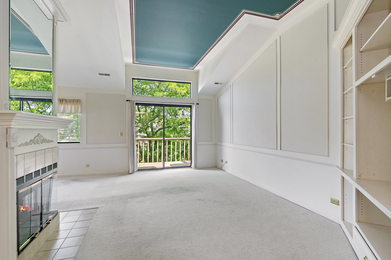 966 Shoreline Road Lake Barrington, IL 60010 - Photo 9 of 30 Gallery Image 9