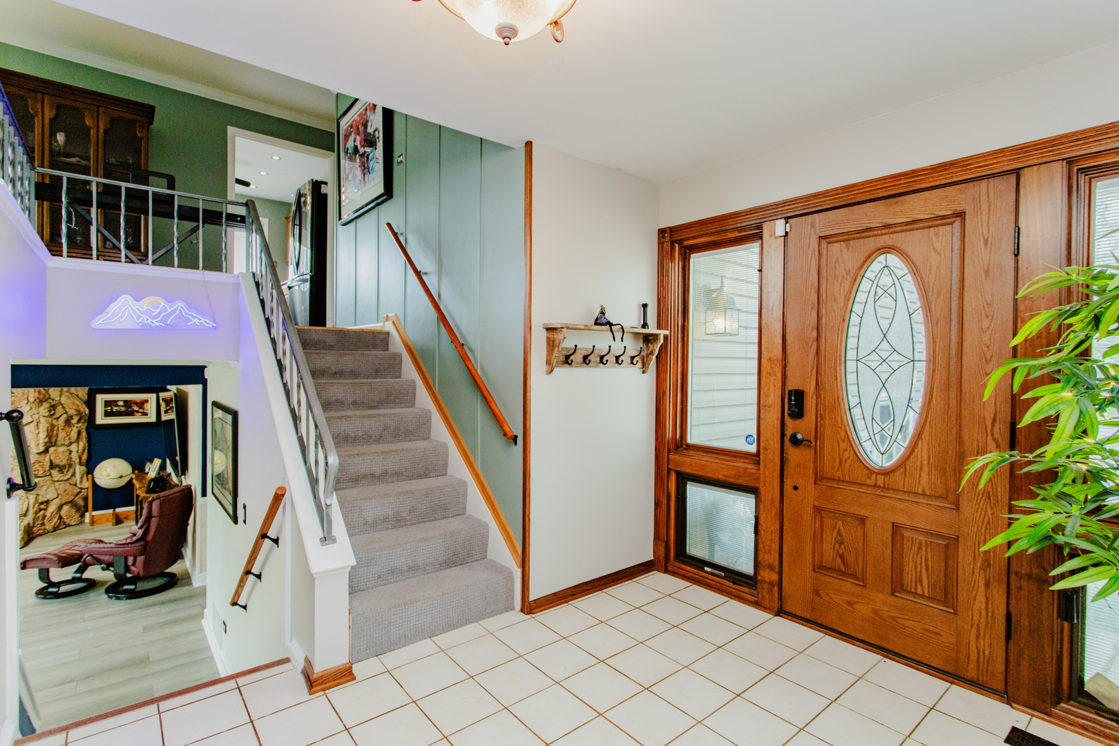 1685 Kent Road Hoffman Estates, IL 60169 - Photo 4 of 31 a view of front door with entryway