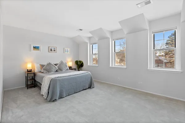 $284,000 | 1606 Stratford Court, Unit C2, Wheeling, IL 60090