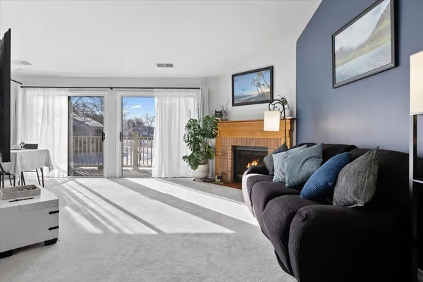 $284,000 | 1606 Stratford Court, Unit C2, Wheeling, IL 60090