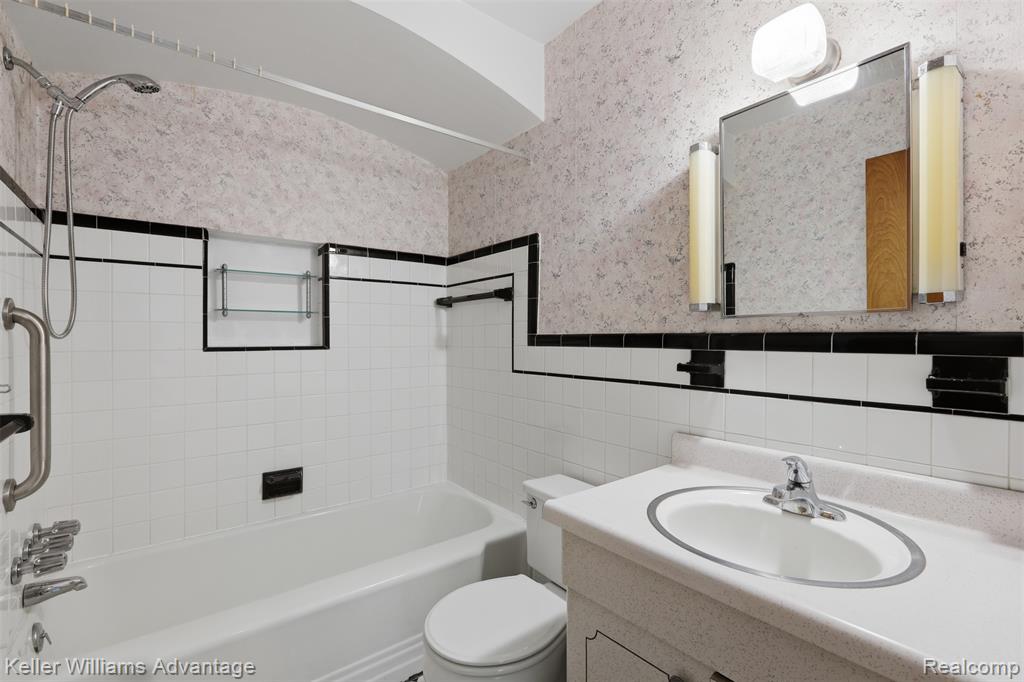 3807 Harding Street Dearborn, MI 48124 - Photo 16 of 38