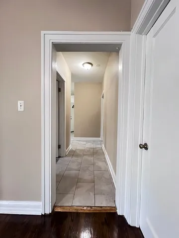 $1,800 | 821 North Waller Avenue, Unit 2, Chicago, IL 60651