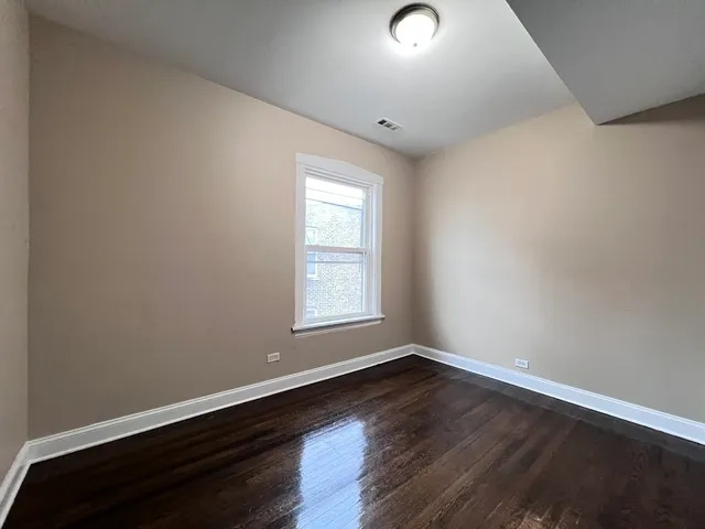 $1,800 | 821 North Waller Avenue, Unit 2, Chicago, IL 60651