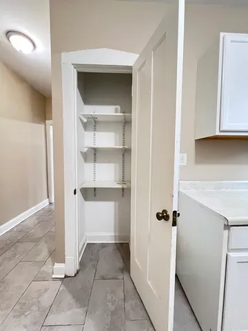 $1,800 | 821 North Waller Avenue, Unit 2, Chicago, IL 60651