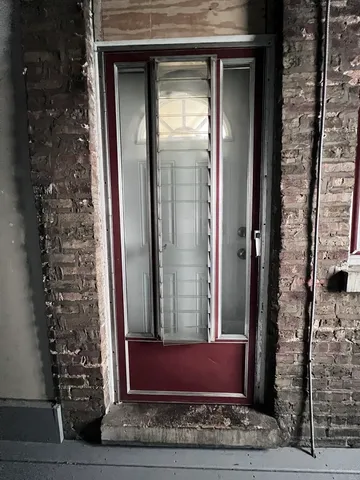 $1,800 | 821 North Waller Avenue, Unit 2, Chicago, IL 60651