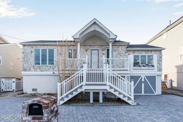 $749,900 | 40 Anchorage Drive, Toms River, NJ 08753