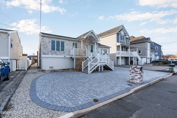 $749,900 | 40 Anchorage Drive, Toms River, NJ 08753